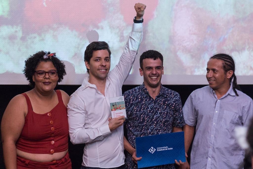 Solenidade de premiação: Ana Paula, Felipe de Mendonça, Caíque Lopes, Mano CDJ